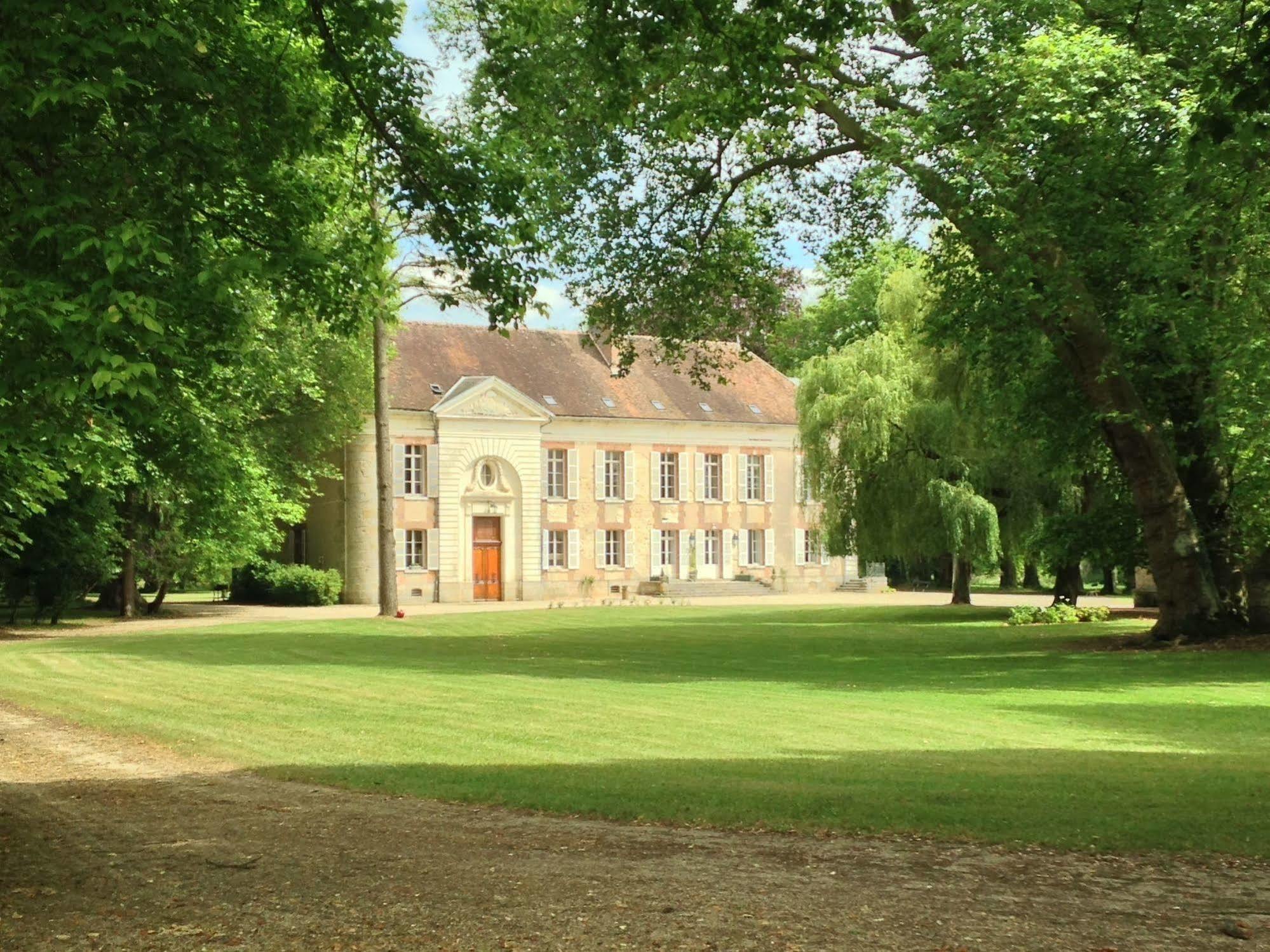 Domaine De Vauluisant Villa Courgenay Exterior photo
